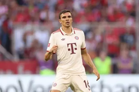 بايرن ميونخ يعترف.. بالينيا يغيب بسبب مفاوضات الرحيل 